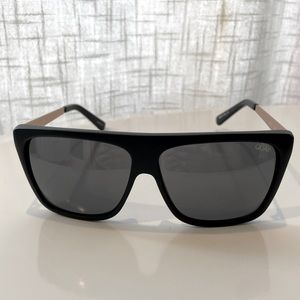 QUAY Australia X Desi Perkins OTL II Black/Smoke Sunglasses